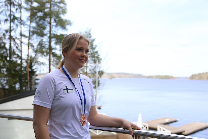 Hämeenkyröläinen Ella Schroderus ylsi pronssille nuorten trampoliinivoimistelun SM-kisoissa.