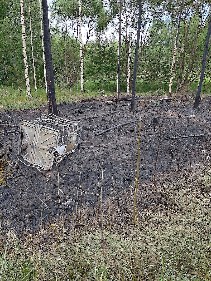 Polttoainevarkaan jäljiltä Sisätössä paloi muutama aari metsää. Kuva: Seppo Sisättö.