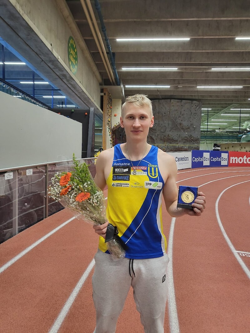 Samuli Samuelsson palkittiin seudun parhaana miesurheilijana. Kauden saavutuksiin kuuluu muun muassa Suomen ennätys 150 metrillä.