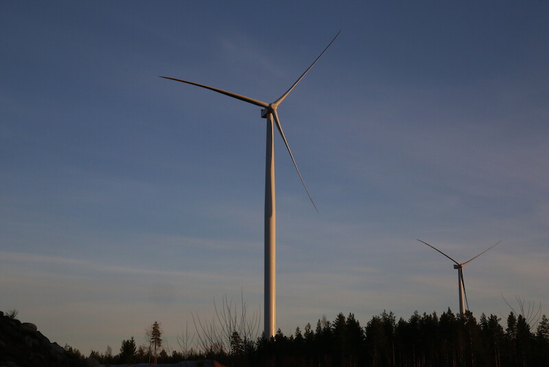 Pirkanmaan liitto nosti esiin muun muassa pohjavedet lausunnossaan Konikallion tuulivoimakaavasta. Kuva Jämijärveltä Ratiperän tuulivoimaloista.