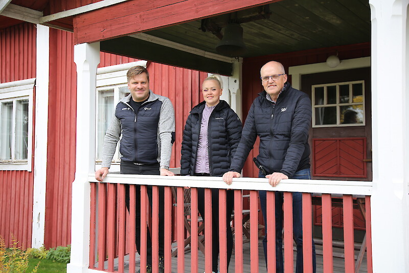 Kallin tilalla tehtiin kesäkuussa sukupolvenvaihdos. Tilanpitoa jatkavat Ari Kulmanen ja Tiina Kalli. Ilmo Kalli isännöi sukutilaa lähes 39 vuotta.